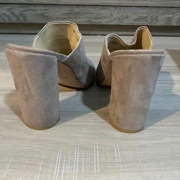 Stuart Weitzman Suede Sequel Heel - Picture 7 of 8